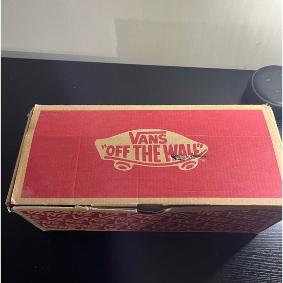 brand is vans. Size is 10.5 in women’s. Color is white and yellow. - Picture 2 of 5